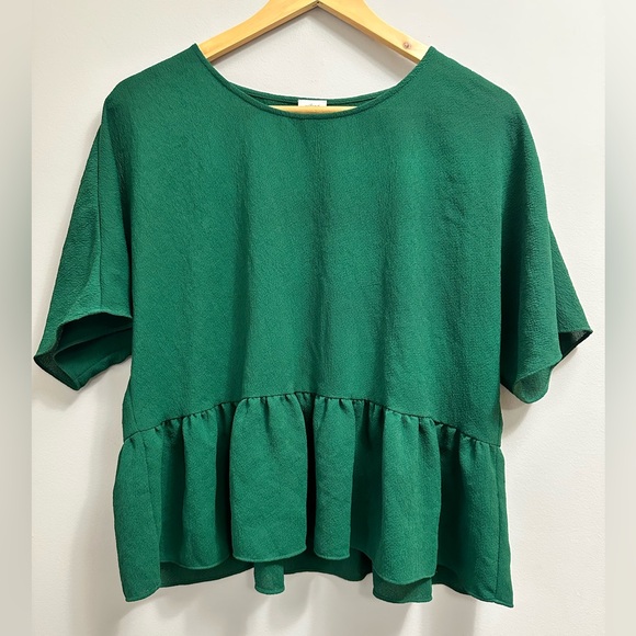 Wilfred Tops - Aritzia Wilfred Emerald Ruffle Blouse